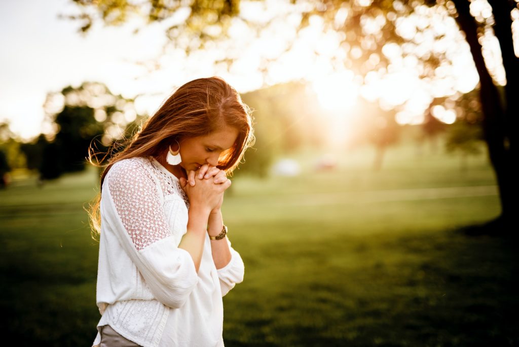 woman praying